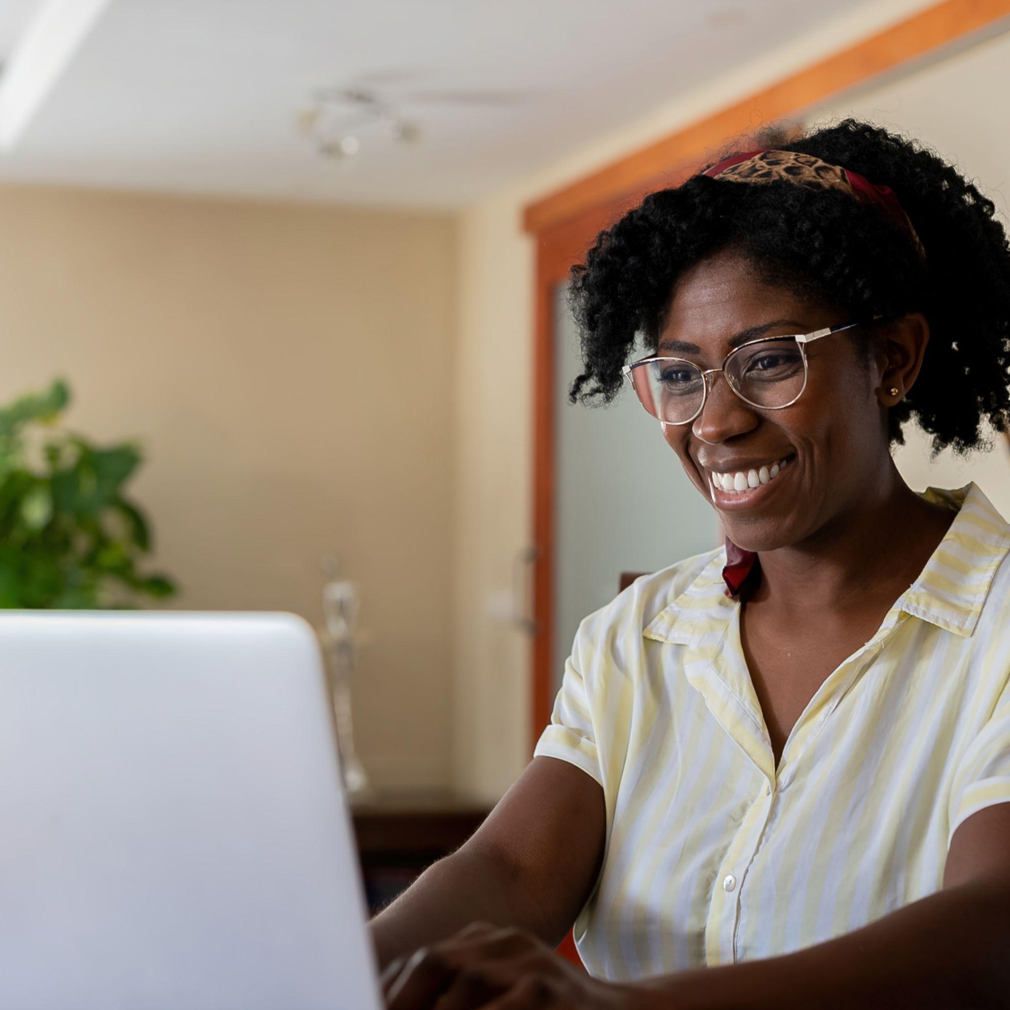 Lady making meaningful contributions on LinkedIn